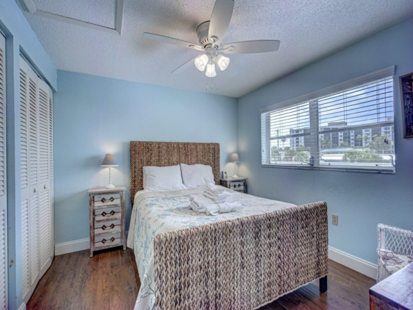 On Beach Siesta Key Vacation Condo Two Bedrolom Sleeps 8